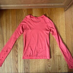LULULEMON LONGSLEEVE SWIFTLY TECH RASPBERRY CREAM - SIZE 2